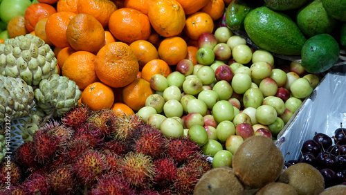 Obraz na płótnie fresh fruits on the maldives farmers market w salonie
