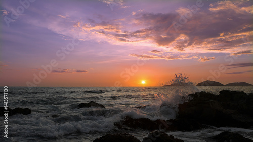 Obraz na płótnie Mazatlan beaches, sunsets and scenic slow motion ocean swells and waves near Malecon sea promenade. w salonie