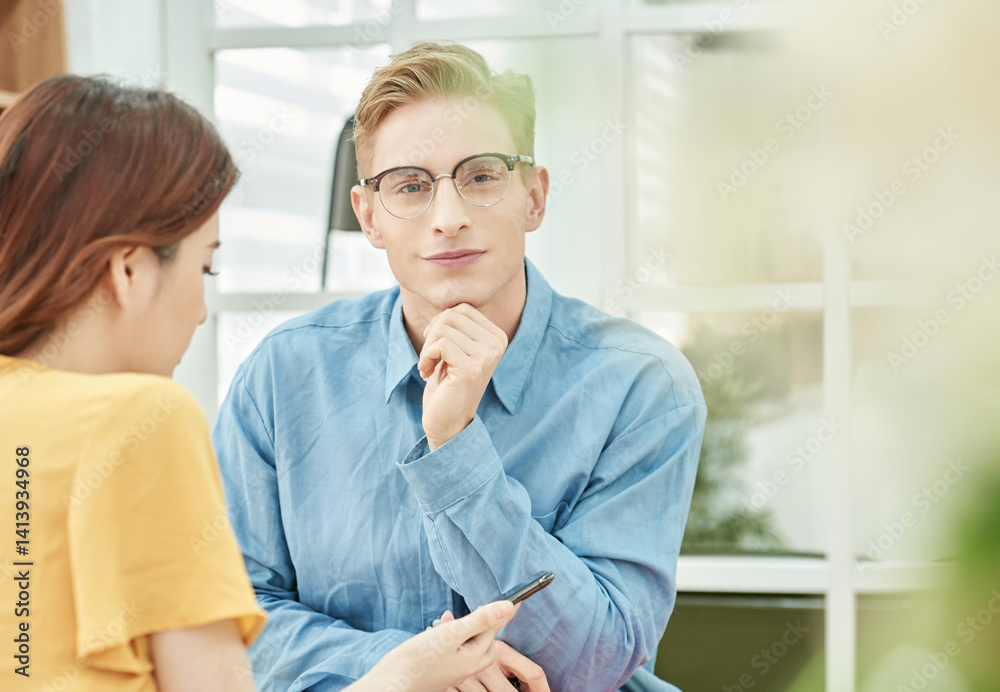 Fototapeta premium Business Meeting with Smartphone in Modern Office