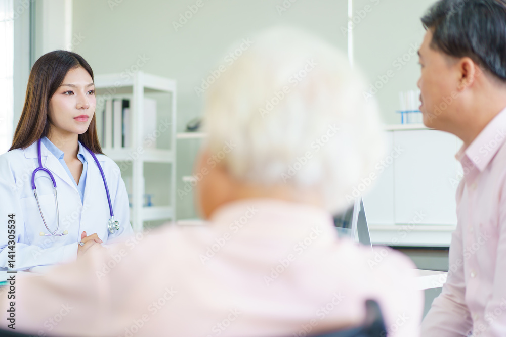 Obraz premium Elder woman and man have a consulting with doctor.