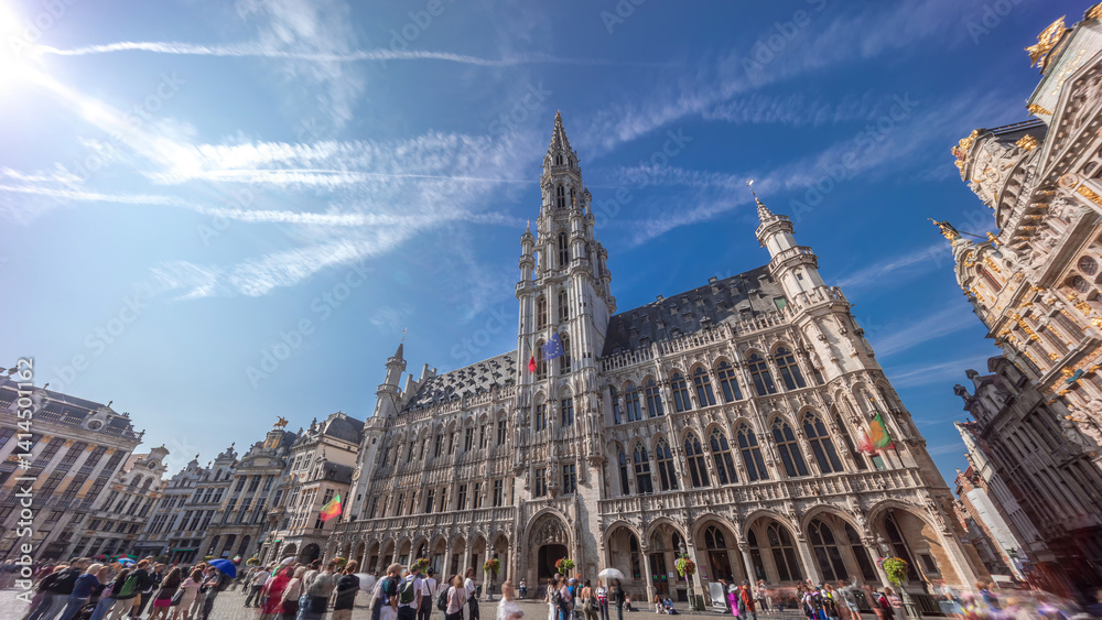 Fototapeta premium Timelapse hyperlapse of Town Hall on the Grand Place in Brussels, Belgium.