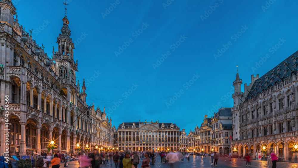 Αυτοκόλλητο The Grand-Place day to night timelapse hyperlapse in Brussels, Belgium