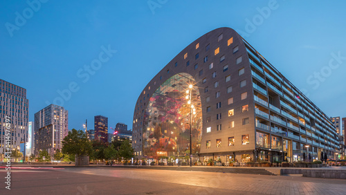 Obraz na plátně Hyperlapse of the Rotterdamse Markthal's exterior day to night timelapse