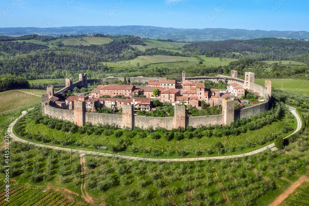 Obraz premium Monteriggioni medieval walled hilltop town, Siena, Tuscany, Italy