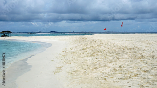 Fototapeta Naklejka Na Ścianę i Meble -  exotic tropical island on the maldives