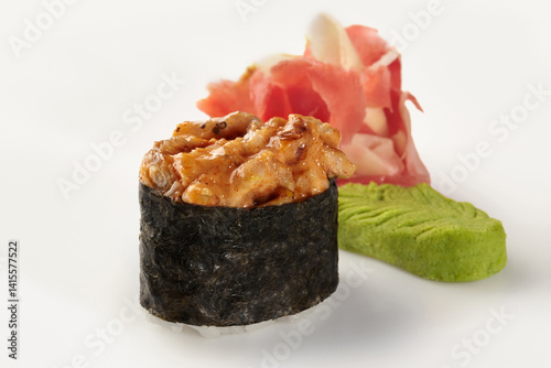 Obraz na płótnie Spicy gunkan maki sushi with ginger and wasabi on white background w salonie