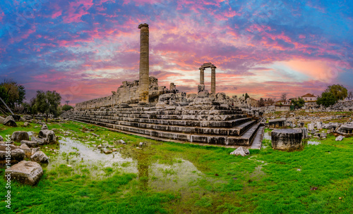 Obraz na płótnie The Apollo Temple view in Didim Town of Turkey w salonie