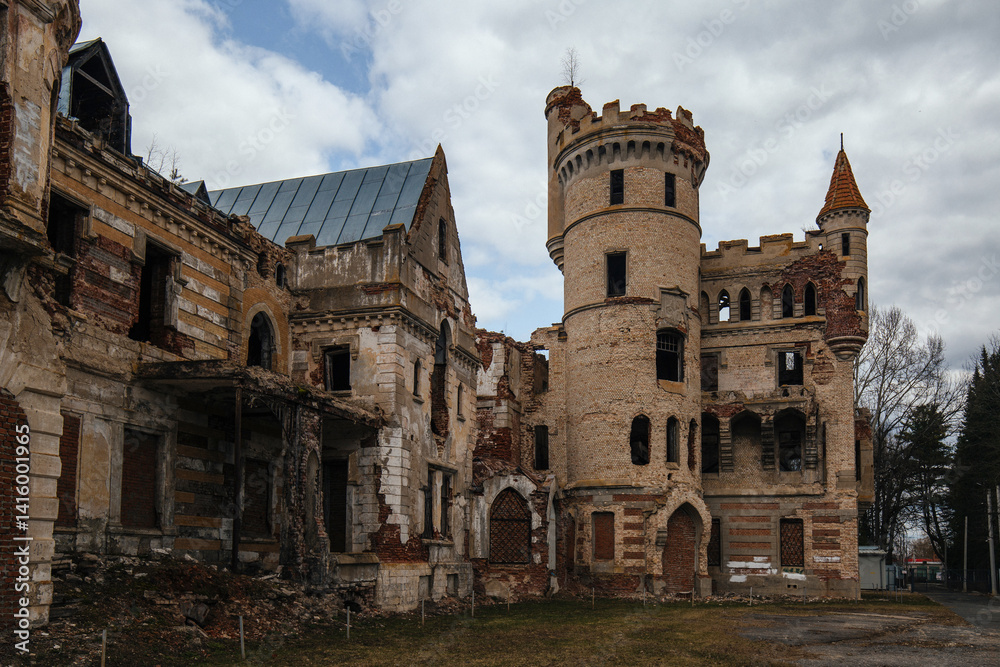 Fototapeta premium Old ruined castle. Former Khrapovitsky Estate in Muromtsevo