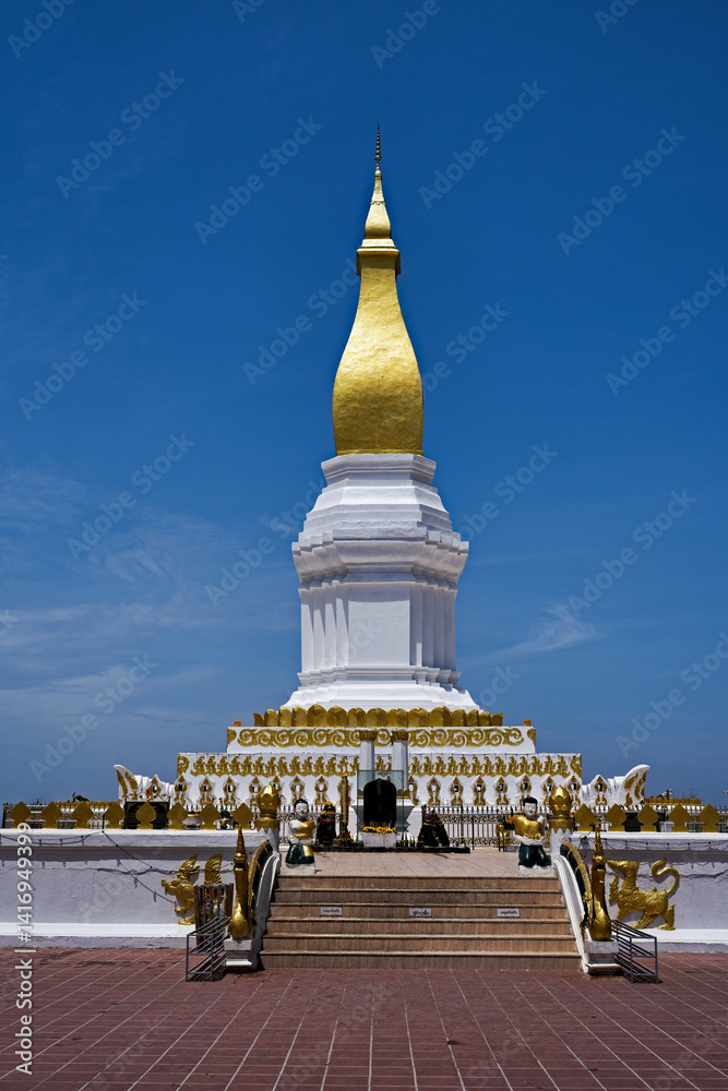 The golden stupa of Sikhottabong, between history and spirituality