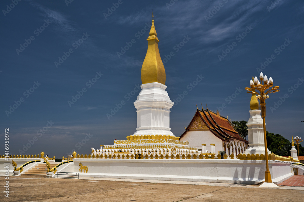 The golden stupa of Sikhottabong, between history and spirituality