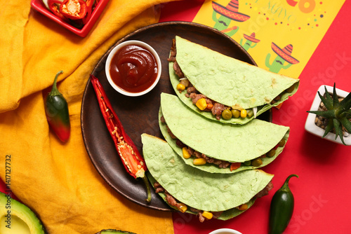 Traditional Mexican tacos w...