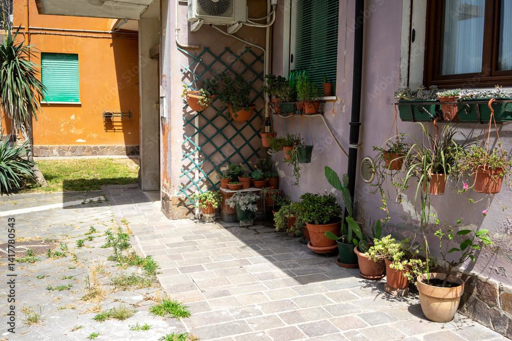 Authentic Italian Streets – Timeless Scenes of Everyday Life. Candid and atmospheric images of Italian streets capturing the charm, color, and character of everyday life.