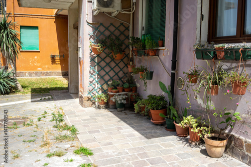 Obraz na płótnie Authentic Italian Streets – Timeless Scenes of Everyday Life. Candid and atmospheric images of Italian streets capturing the charm, color, and character of everyday life. w salonie