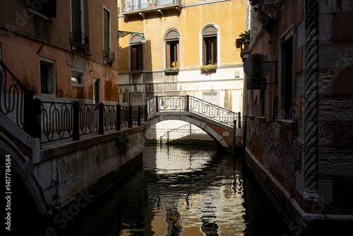 Obraz na płótnie Authentic Italian Streets – Timeless Scenes of Everyday Life. Candid and atmospheric images of Italian streets capturing the charm, color, and character of everyday life. w salonie