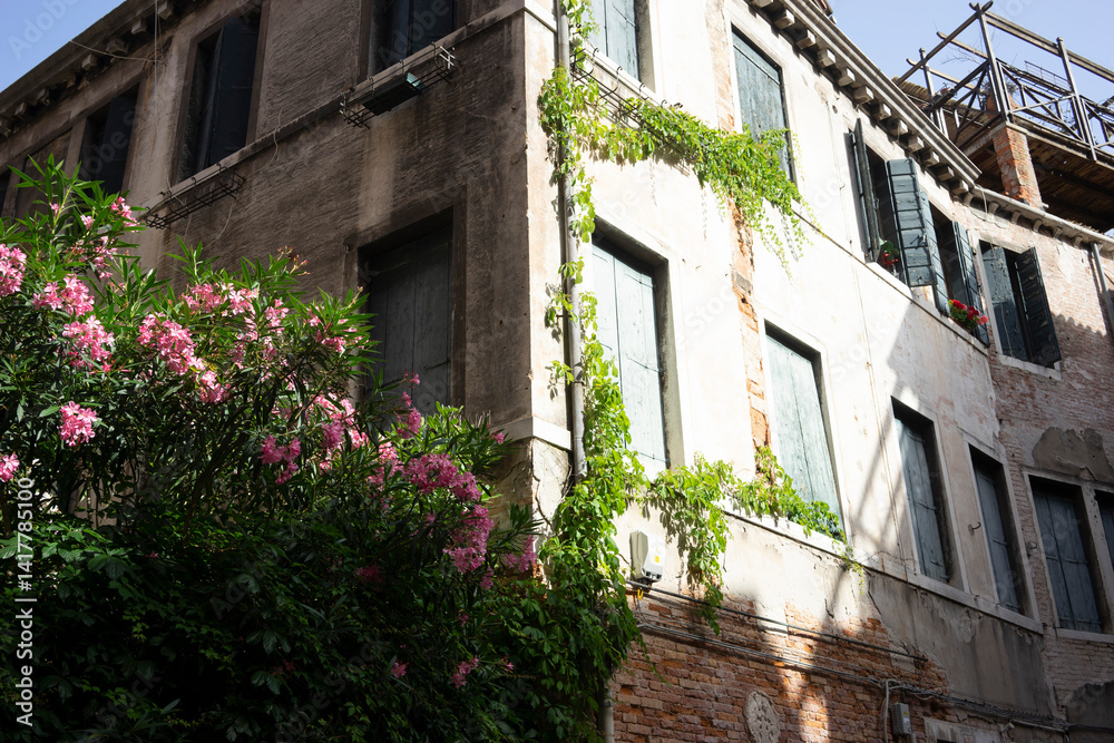 Authentic Italian Streets – Timeless Scenes of Everyday Life. Candid and atmospheric images of Italian streets capturing the charm, color, and character of everyday life.