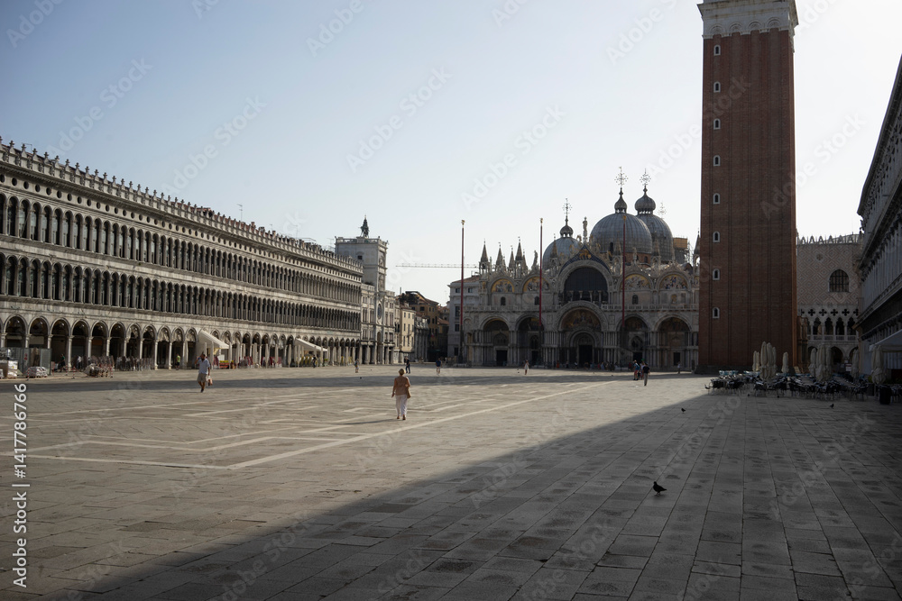 Authentic Italian Streets – Timeless Scenes of Everyday Life. Candid and atmospheric images of Italian streets capturing the charm, color, and character of everyday life.