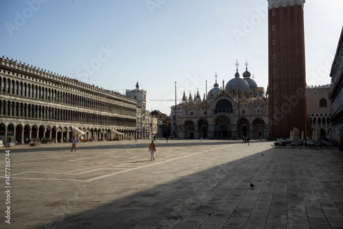 Obraz na płótnie Authentic Italian Streets – Timeless Scenes of Everyday Life. Candid and atmospheric images of Italian streets capturing the charm, color, and character of everyday life. w salonie