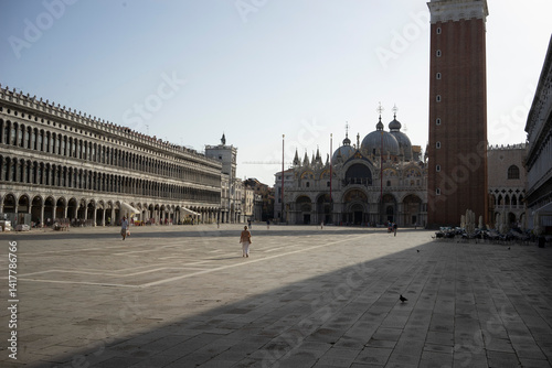 Obraz na płótnie Authentic Italian Streets – Timeless Scenes of Everyday Life. Candid and atmospheric images of Italian streets capturing the charm, color, and character of everyday life. w salonie