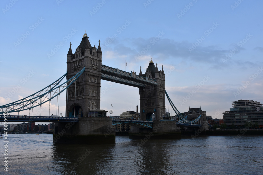 Obraz premium Tower Bridge Over the River Thames