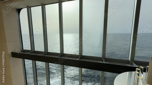 Horizont von Kreuzfahrtschiff aus gesehen
