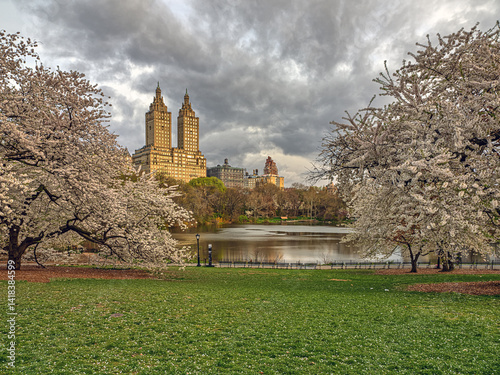 Obraz na płótnie Central Park, New York City at the lake w salonie