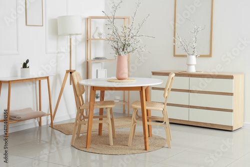 Modern minimalist dining ar...