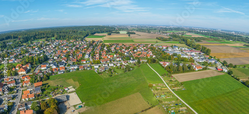 Obraz na płótnie Herbstlicher Ausblick auf Augsburg-Bergheim an einem sonnigen Oktobertag w salonie