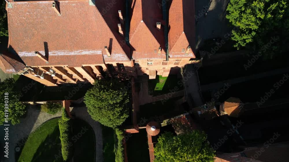 Malbork – miasto powiatowe w województwie pomorskim nad rzeką Nogat. Siedziba powiatu malborskiego, w latach 1309–1457 stolica państwa krzyżackiego. Polska – zarejestrowana przez drona