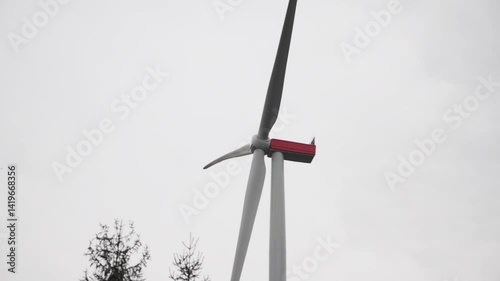 Windradkopf wird in den Wind gedreht - Zeitraffer / Timelapse