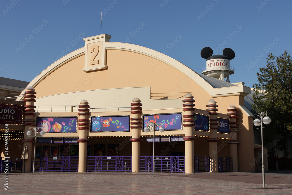 Naklejka premium Parc à thème Disneyland Paris et Disney Adventure World (Walt Disney Studios)