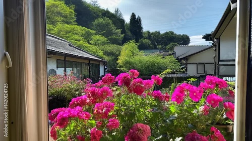 아침 창문 문을 여는 모습