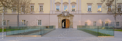 Obraz na płótnie The so called Landhaus in Linz, Austria showcases classic architecture and modern design elements during daylight w salonie