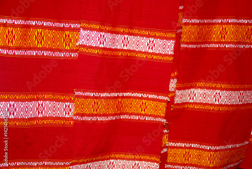 Obraz na płótnie Red Thai style woven fabric w salonie
