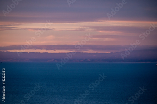 Obraz na płótnie Blue Water and Purple Sky Colors The California Coast w salonie