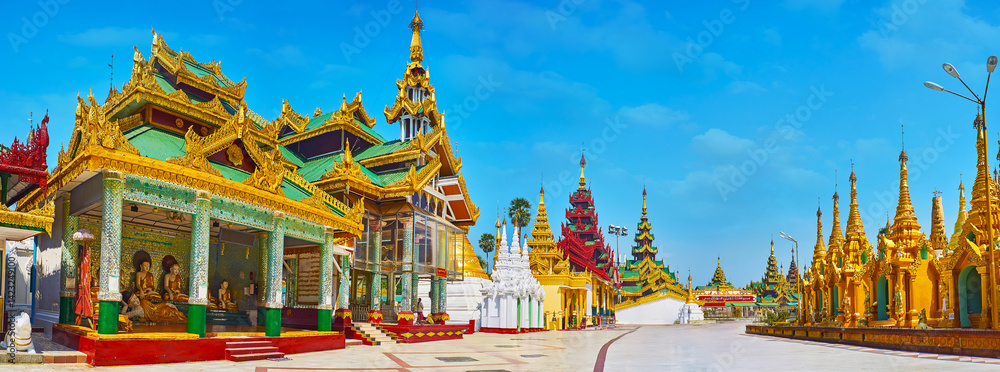 Panorama of spectacular Shwedagon Zedi Daw, Yangon, Myanmar