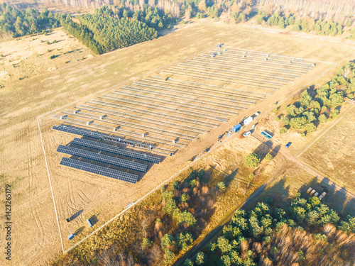 Obraz na płótnie Green energy solar farm production outdoors w salonie