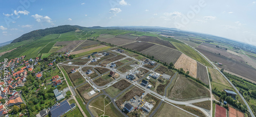 Obraz na płótnie Blick auf ein neu erschlossenes Baugebiet in Rödelsee im unterfränkischen Maindreieck w salonie