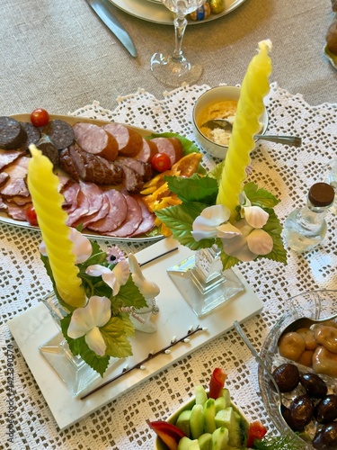 Wielkanoc, stół ze śniadaniem świątecznym