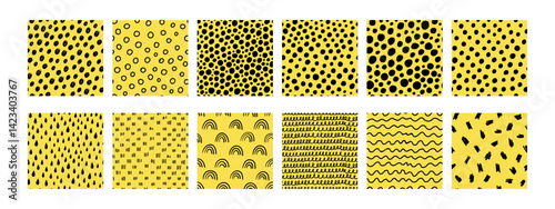 Obraz na płótnie This small dash seamless pattern collection features hand-drawn textures on a yellow background. Includes abstract dots, dashes, lines, rainbows. It is ideal for fabric, wrapping paper, digital design w salonie