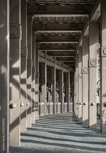 Obraz na płótnie Perspective of Structural steel design of The High level bridge (Victorian metalwork) is a road and railway bridge spanning the River Tyne connecting Newcastle upon tyne and Gateshead in North East. w salonie