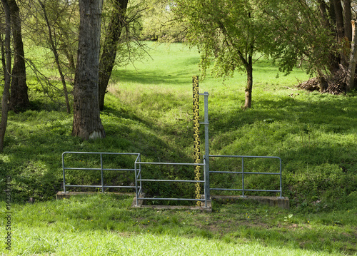 A device for measuring water level in the open air.