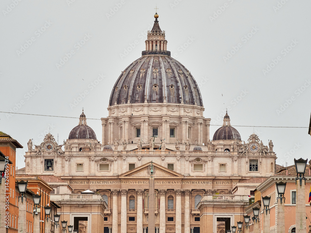 Obraz premium Vatican City. Vatican City, a city-state located within Rome, Italy, is the headquarters of the Roman Catholic Church. It is the home of the Pope and a treasure trove of iconic architecture and art.