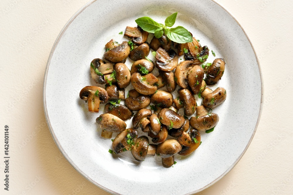 Cooked mushroom with greens Cooked mushroom with greens