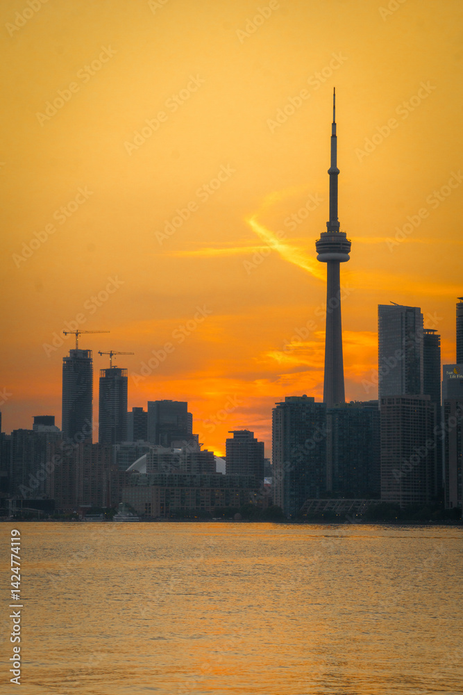 Fototapeta premium toronto skyline at sunset