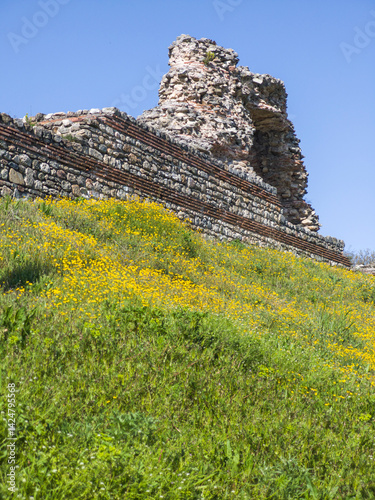 Obraz na płótnie Ruins of Roman fortifications in a town of Hisarya, Bulgaria w salonie