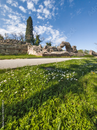 Obraz na płótnie Ruins of Roman fortifications in a town of Hisarya, Bulgaria w salonie