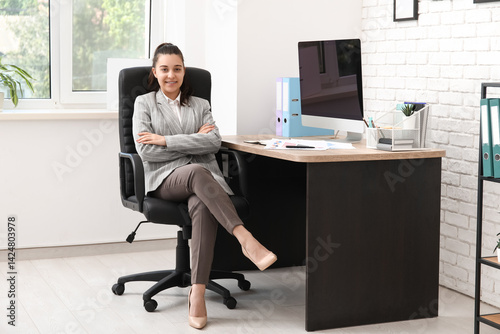 Female office worker sittin...