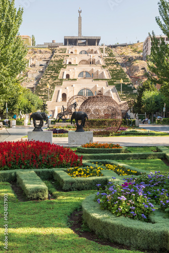 Obraz na płótnie Armenia. Yerevan. August 16, 2018. Sculpture Garden and the Cascade Complex at the Cafesjian Center for the Arts. w salonie
