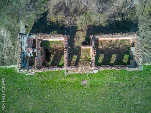 Obraz na płótnie Ruins of the palace in Wlostów, Poland. w salonie