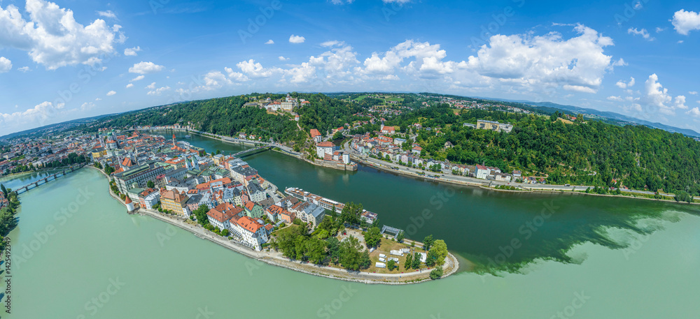Sommer in Passau am Zusammenfluss von Donau, Inn und Ilz